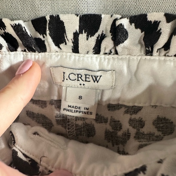 J. Crew Factory Shorts Sz 8 Womens Linen Blend Ruffle Black White Leopard Print - Picture 4 of 5